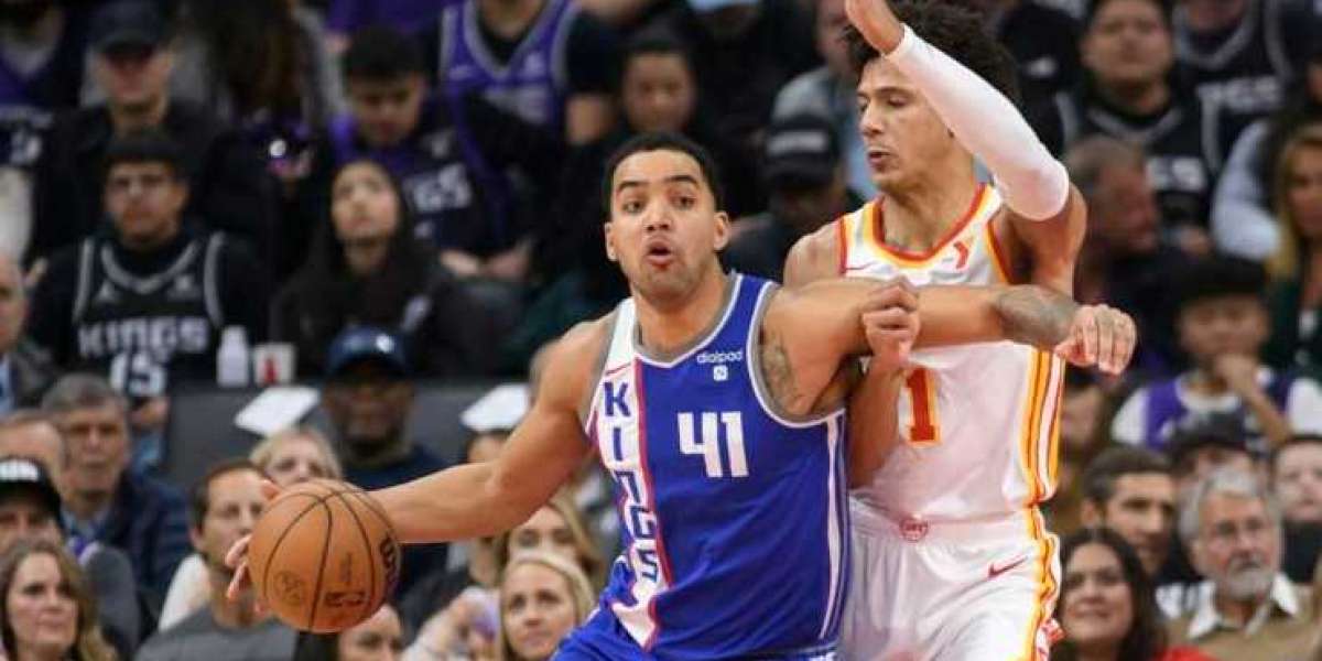 Kings Snap Losing Streak with Barnes' 32-Point Performance