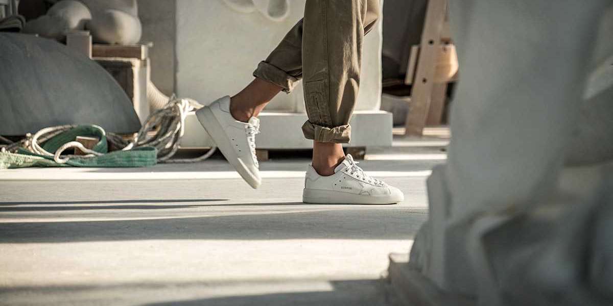 The sneaker features an oversized runner Golden Goose Sneakers sole