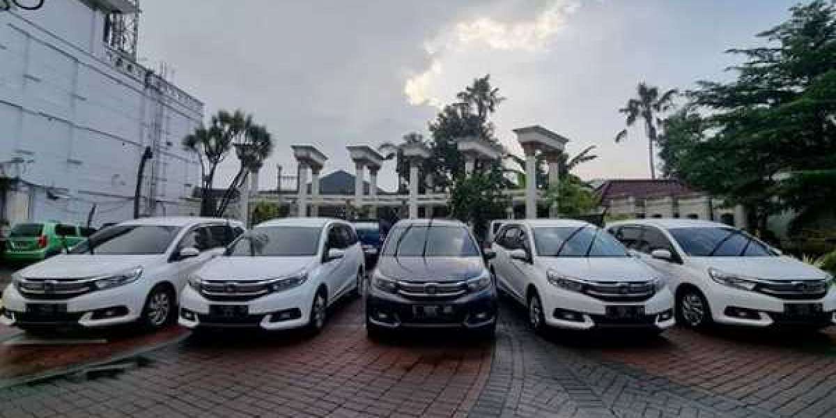 Menghemat Uang dan Waktu dengan Rental Mobil Surabaya