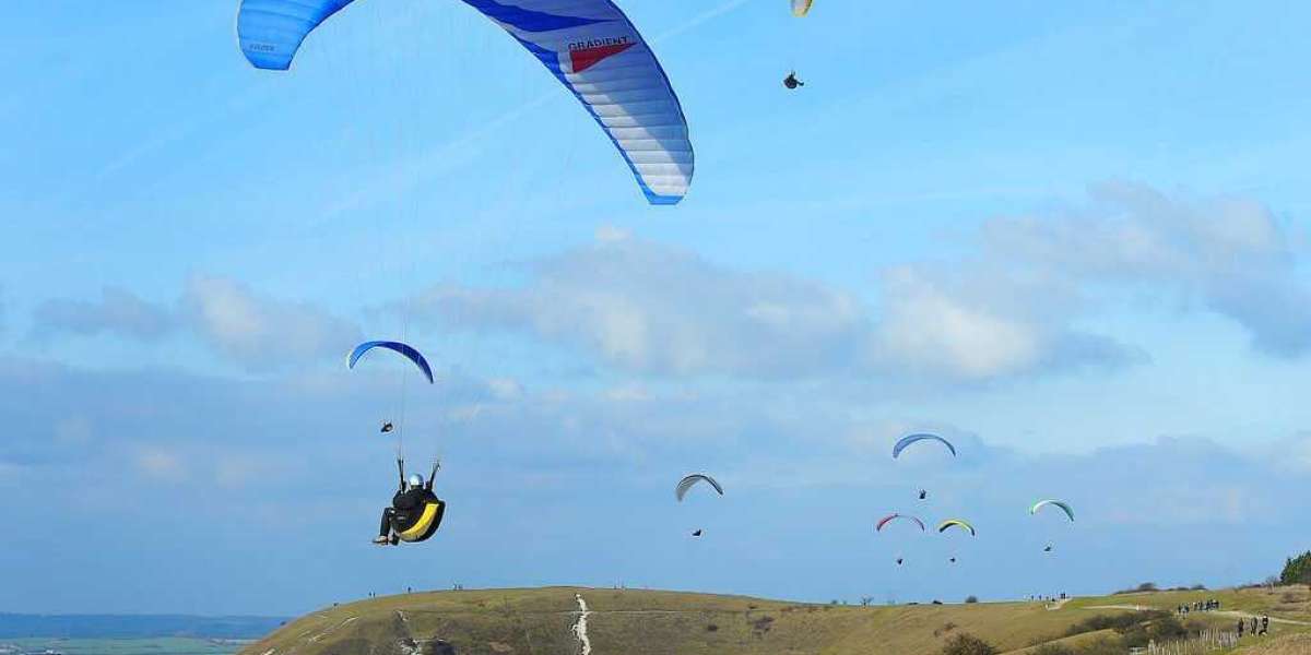 Discover the Magic of Gliding Dunstable Downs Adventure Guide