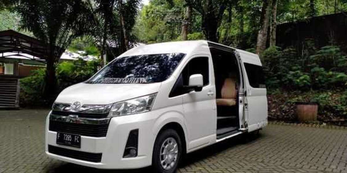 Keunggulan dan Manfaat yang Bisa Anda Mikmati saat Menggunakan Layanan Sewa Hiace