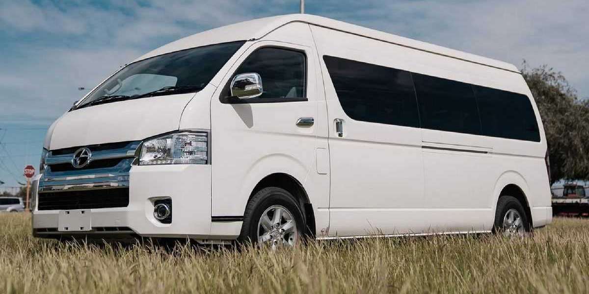 Mengapa Hiace Menjadi Pilihan Terbaik untuk Dirental di Jogja?