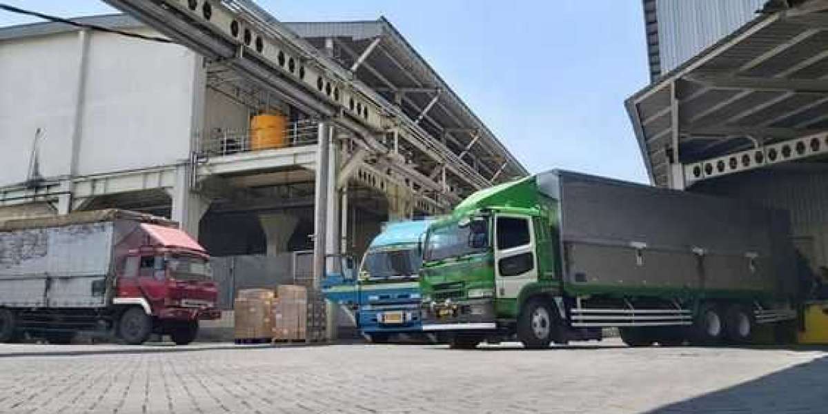 Pentingnya Menggunakan Layanan Rental Truk