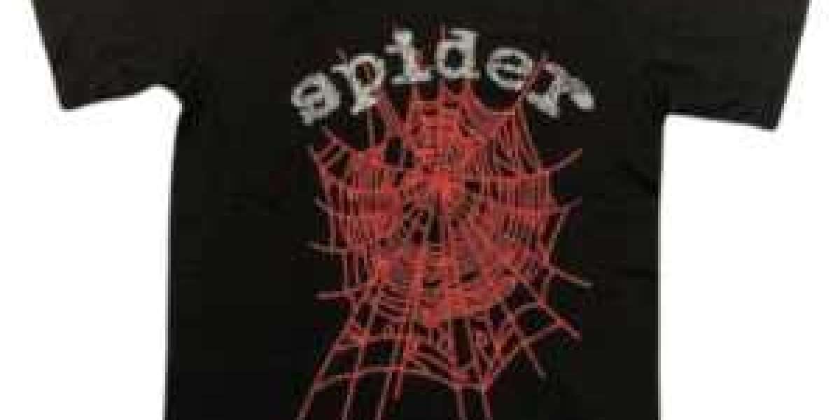 Spider Shirt: A Fusion of Streetwear and Bold Design